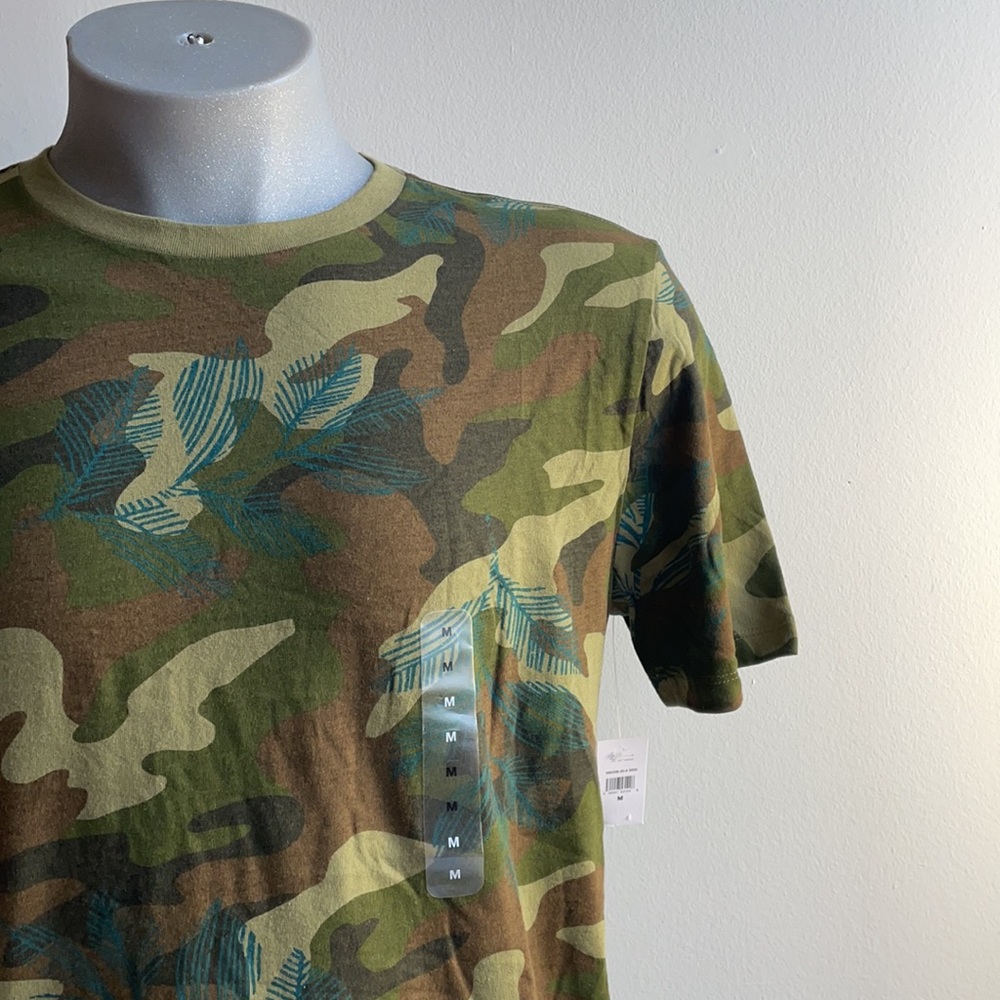Camouflage T Shirt Old Navy NWT Size Medium & XL .